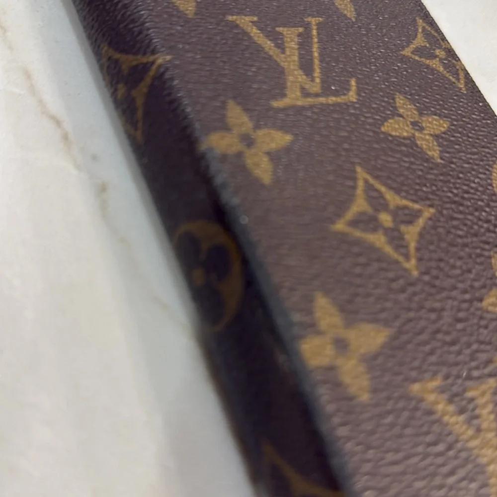 Authentic Louis Vuitton Folio I phone case